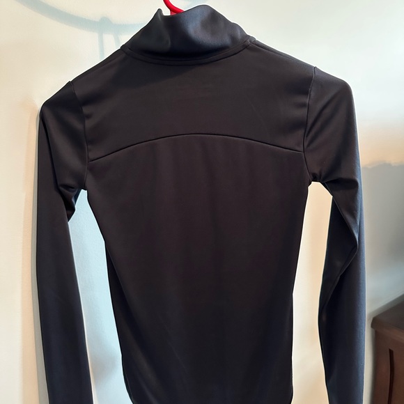 Used Long sleeve. It was worn once. Great condition. - Picture 2 of 3